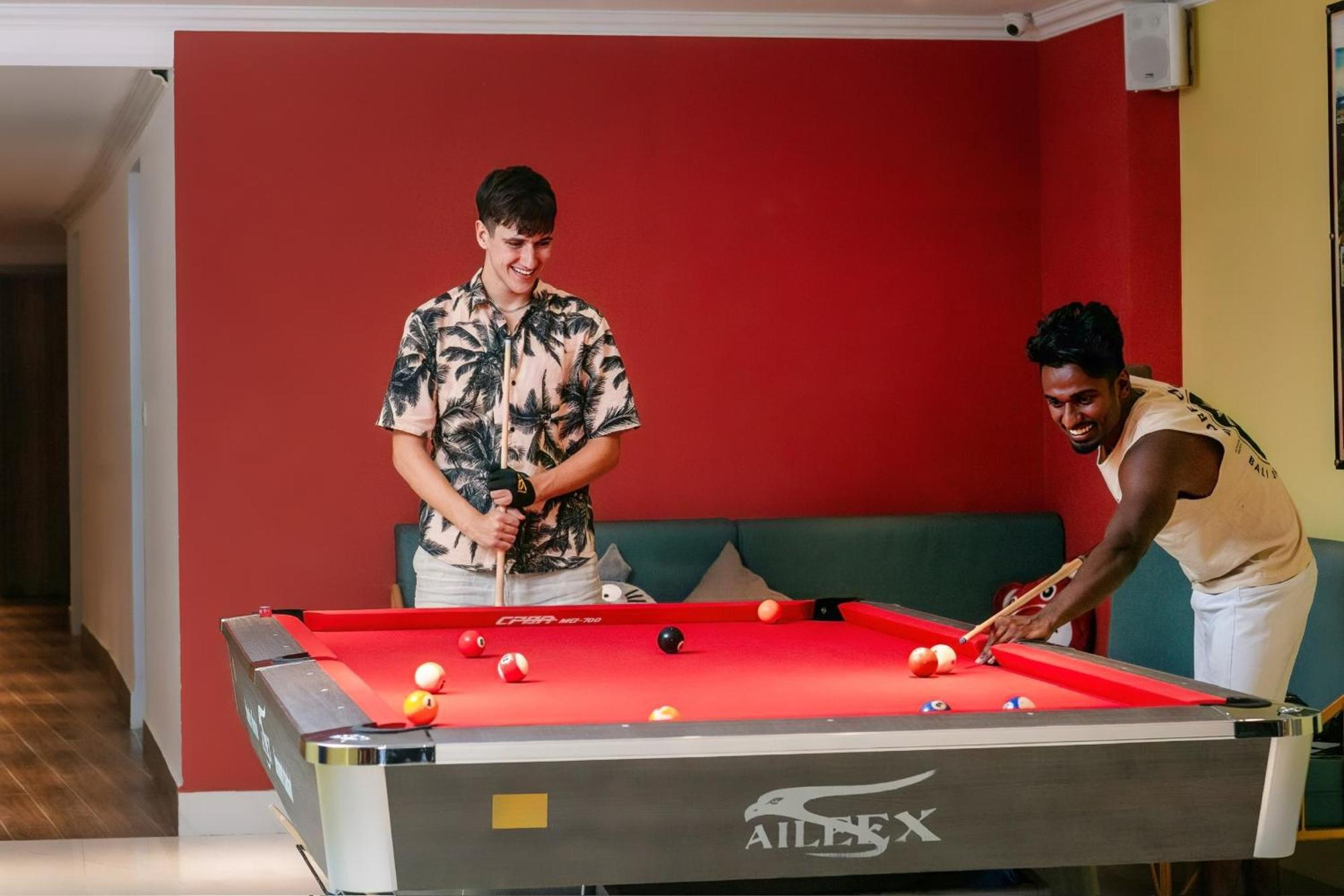 Lakeview Backpackers Hostel & Rooftop Bar 하노이 외부 사진