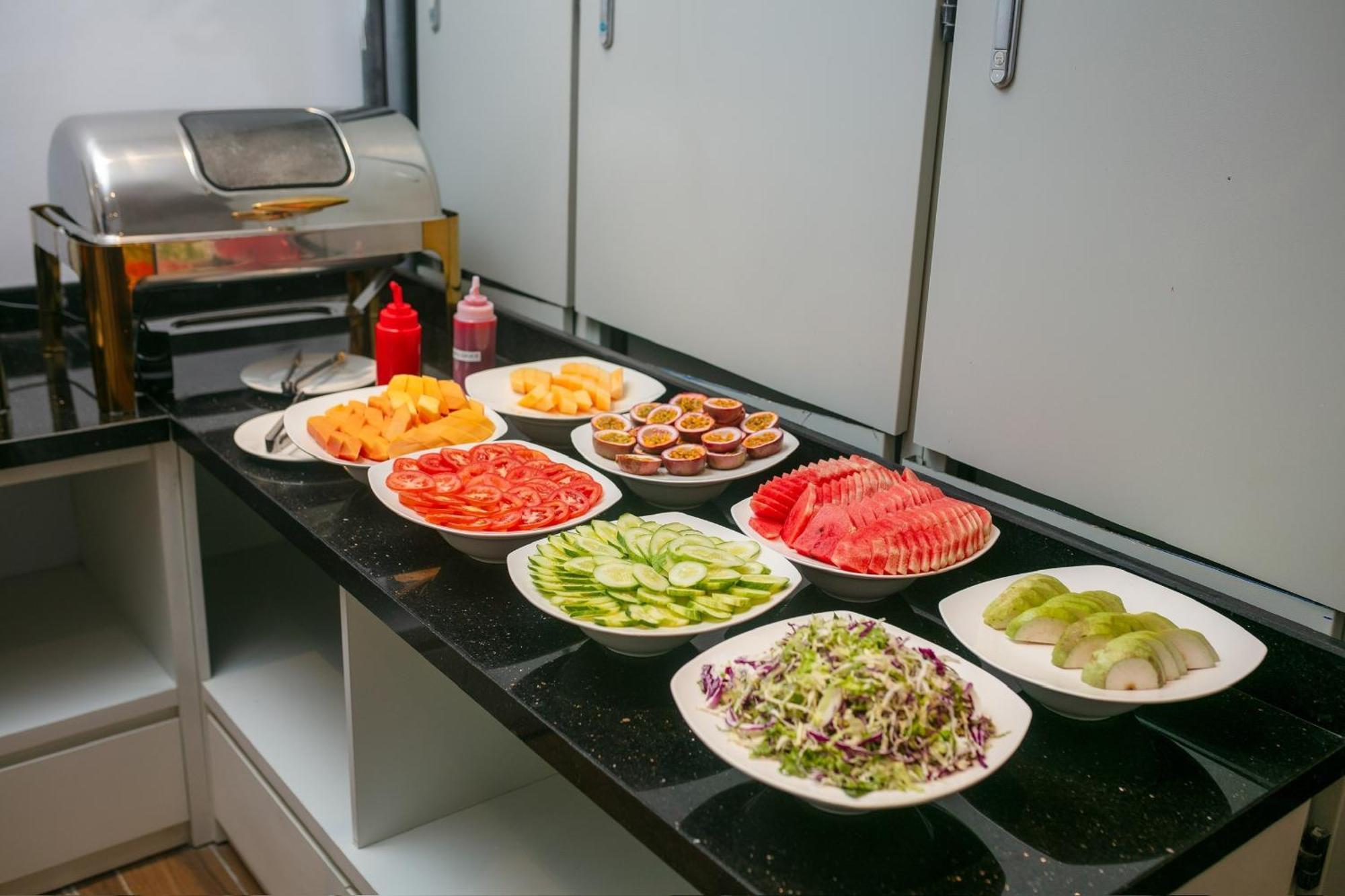 Lakeview Backpackers Hostel & Rooftop Bar 하노이 외부 사진