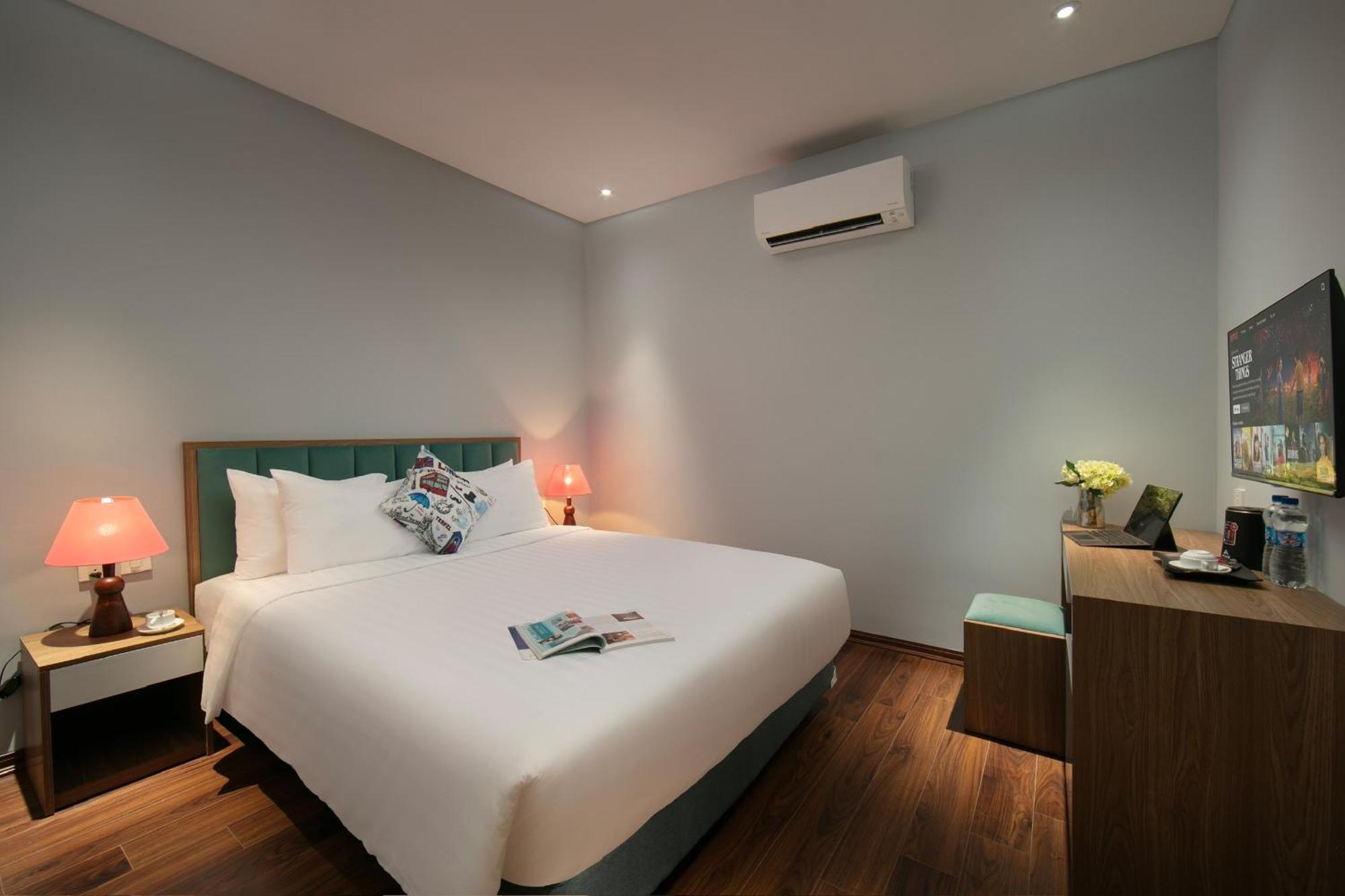 Lakeview Backpackers Hostel & Rooftop Bar 하노이 외부 사진