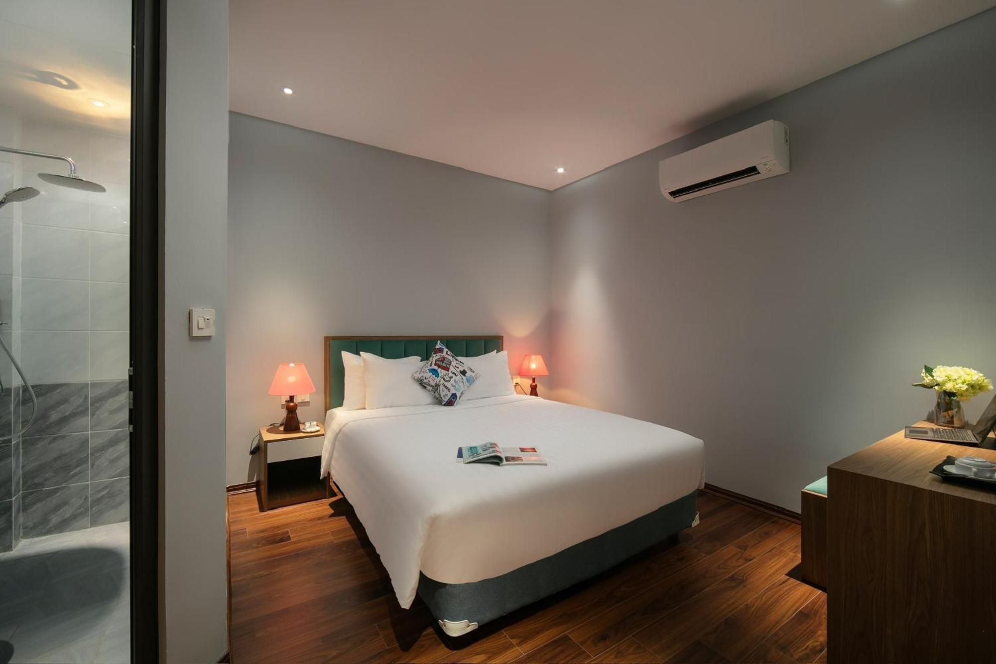 Lakeview Backpackers Hostel & Rooftop Bar 하노이 외부 사진