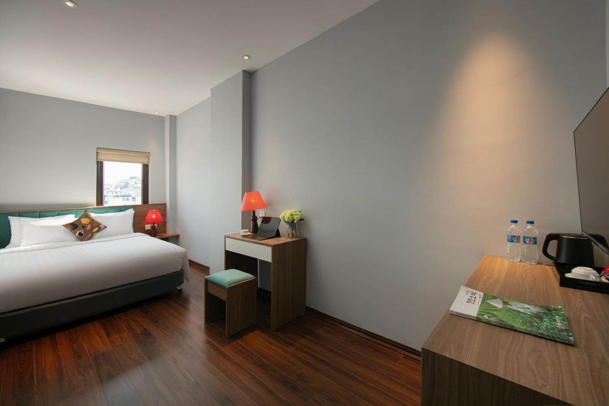 Lakeview Backpackers Hostel & Rooftop Bar 하노이 외부 사진