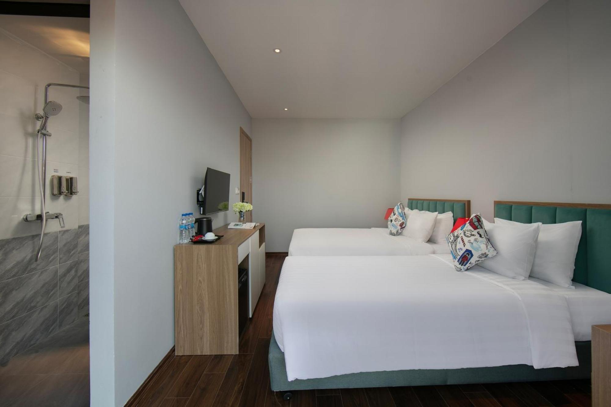 Lakeview Backpackers Hostel & Rooftop Bar 하노이 외부 사진
