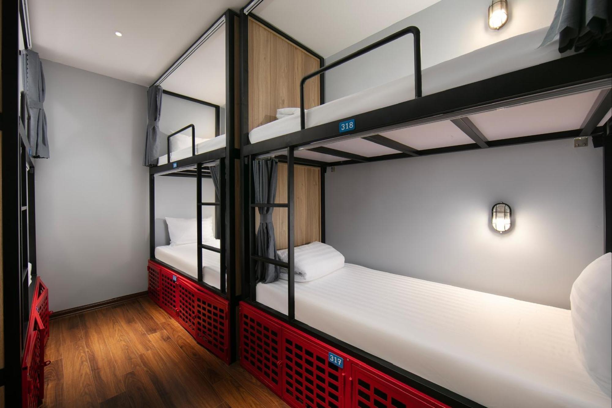Lakeview Backpackers Hostel & Rooftop Bar 하노이 외부 사진
