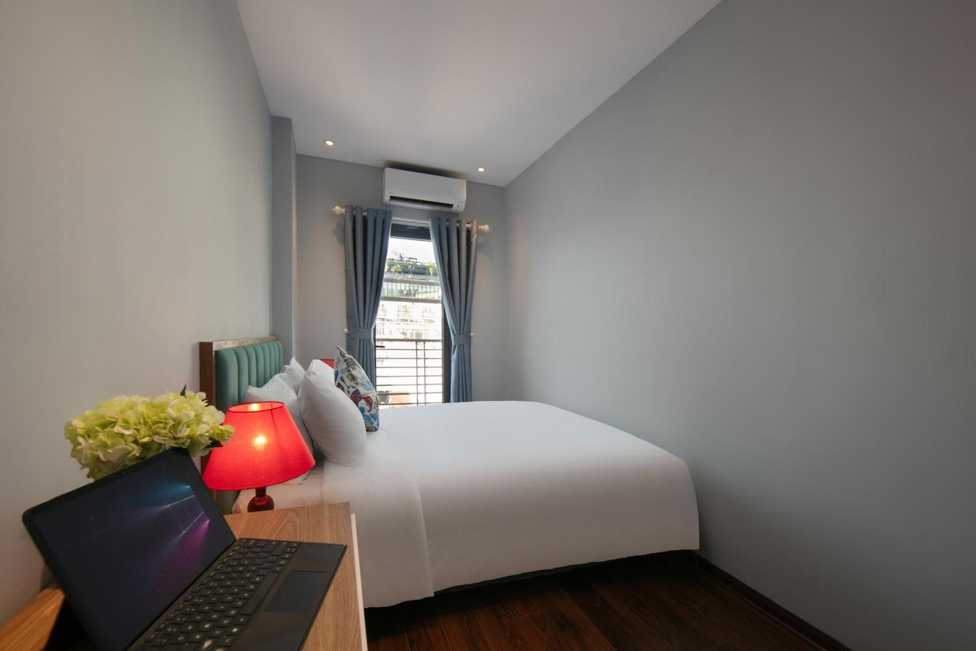 Lakeview Backpackers Hostel & Rooftop Bar 하노이 외부 사진