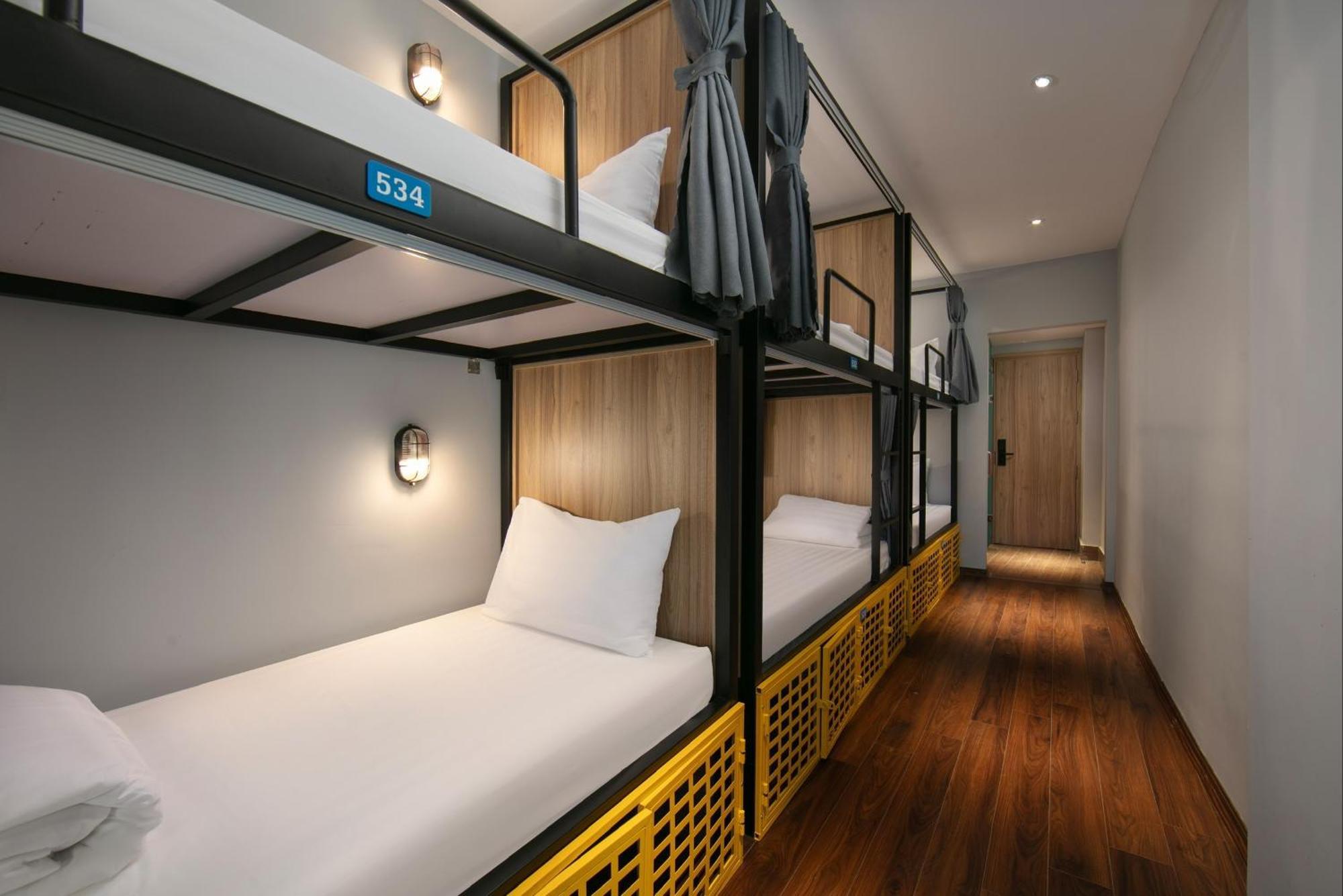 Lakeview Backpackers Hostel & Rooftop Bar 하노이 외부 사진