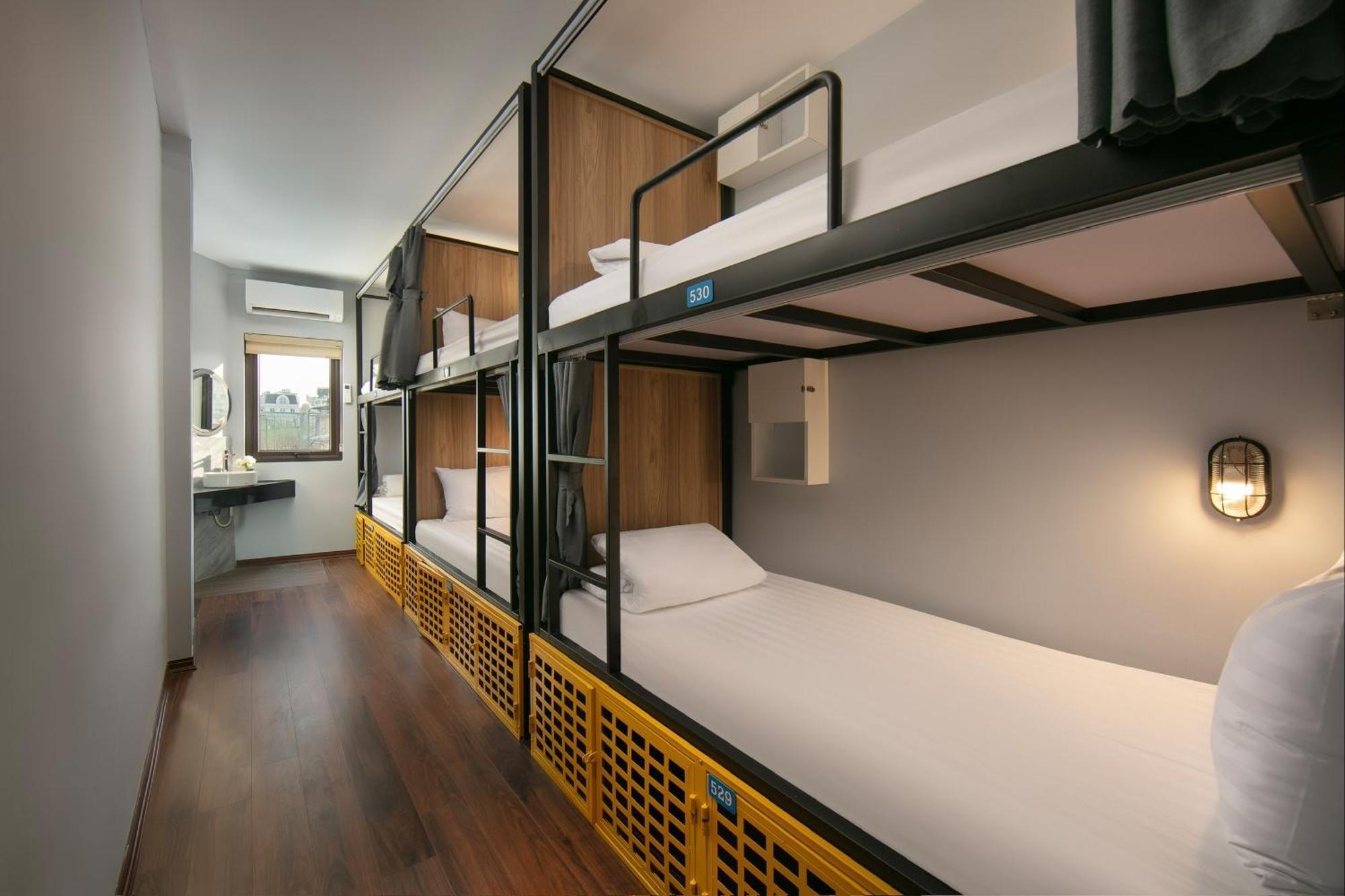 Lakeview Backpackers Hostel & Rooftop Bar 하노이 외부 사진