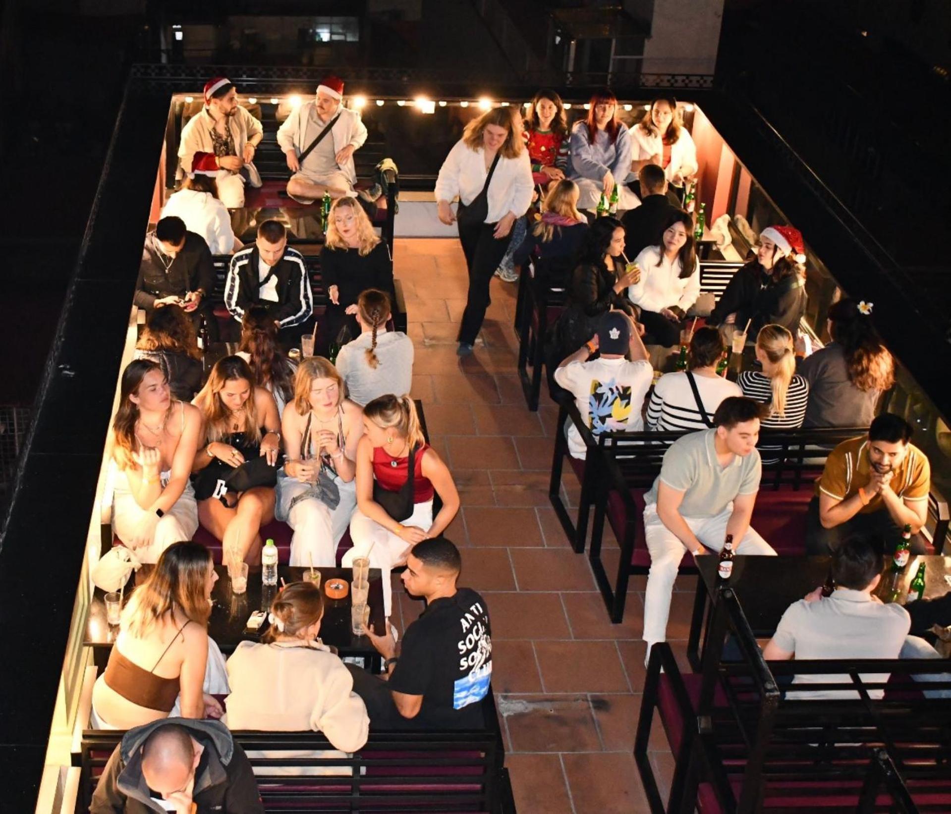 Lakeview Backpackers Hostel & Rooftop Bar 하노이 외부 사진