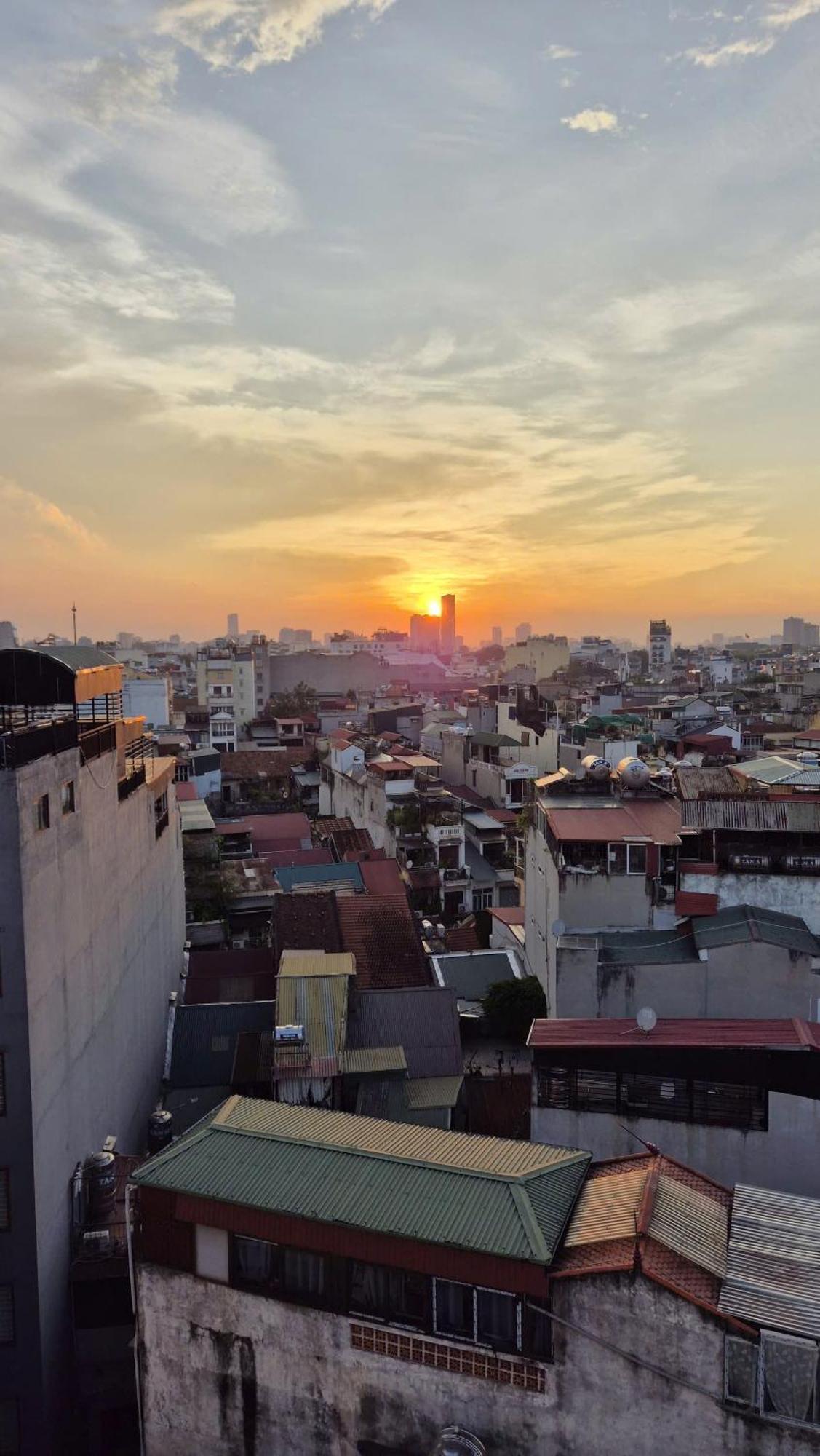 Lakeview Backpackers Hostel & Rooftop Bar 하노이 외부 사진