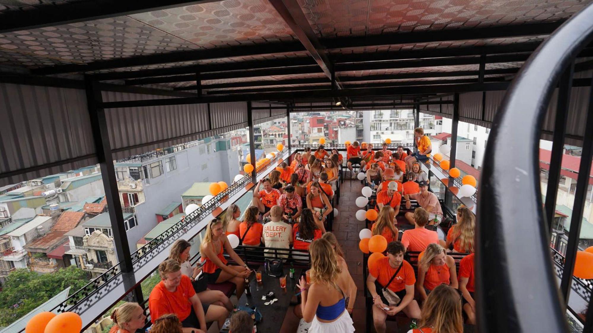 Lakeview Backpackers Hostel & Rooftop Bar 하노이 외부 사진