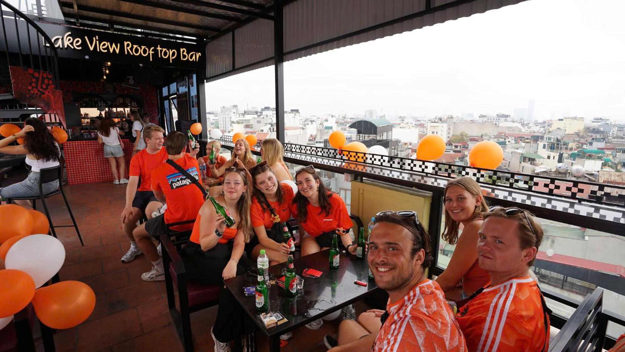 Lakeview Backpackers Hostel & Rooftop Bar 하노이 외부 사진