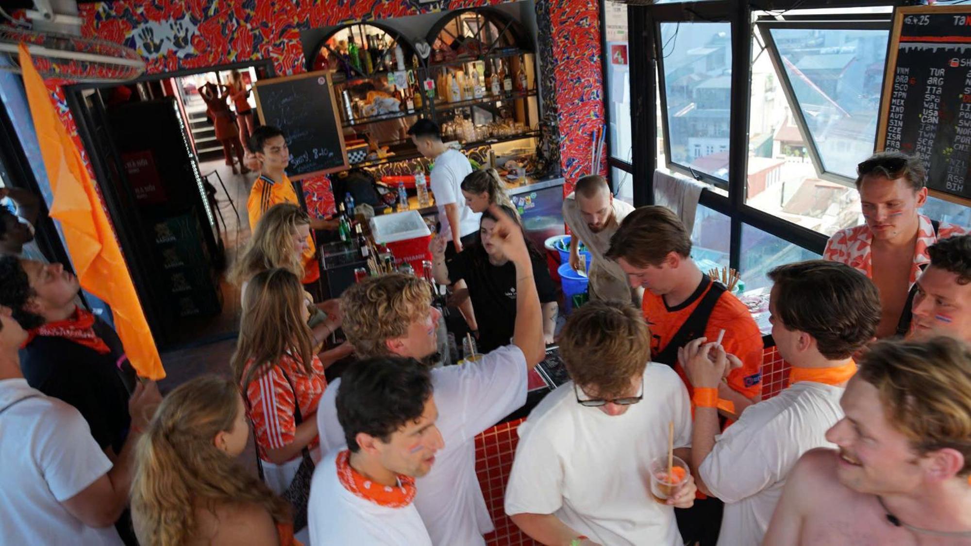 Lakeview Backpackers Hostel & Rooftop Bar 하노이 외부 사진
